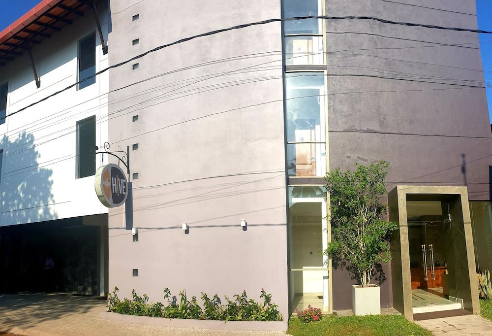 Hive 68 - Hotel And Resorts Negombo Exteriör bild